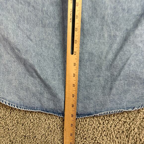 VINTAGE Detroit Red Wings Shirt Womens M Blue Chambray Denim Button Up LEE - Picture 8 of 10